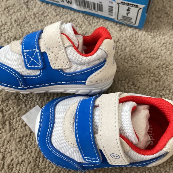 Stride rite toddler sneakers - Picture 2 of 5
